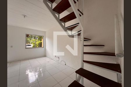 Sala de casa de condomínio à venda com 2 quartos, 68m² em Vargem Pequena, Rio de Janeiro