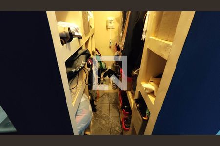 Closet da suíte 1 de casa à venda com 6 quartos, 240m² em Jardim Bonifacio, São Paulo