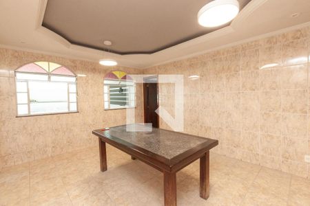 Casa para alugar com 1 quarto, 12m² em Califórnia, Belo Horizonte