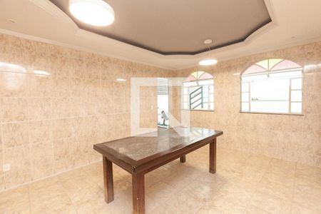 Casa para alugar com 1 quarto, 12m² em Califórnia, Belo Horizonte