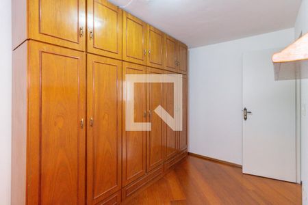 Quarto 1 de apartamento para alugar com 2 quartos, 56m² em Jardim Pinheiros, São Paulo