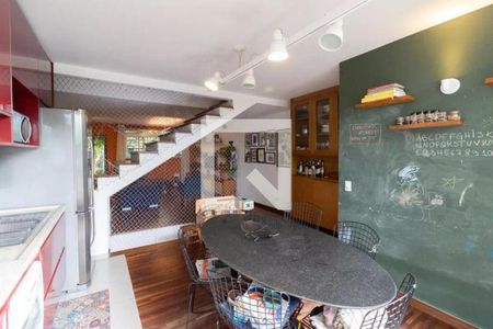 Casa à venda com 3 quartos, 250m² em Jardim Bonfiglioli, São Paulo