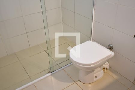 Banheiro de kitnet/studio para alugar com 1 quarto, 35m² em Parque dos Jacarandás, Campinas