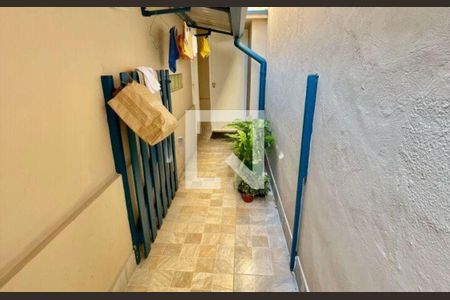 Casa à venda com 3 quartos, 256m² em Vila Elvira, São Paulo