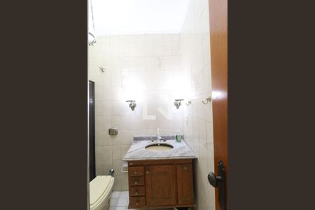 Banheiro da Suíte de casa para alugar com 2 quartos, 125m² em Jardim Guanca, São Paulo