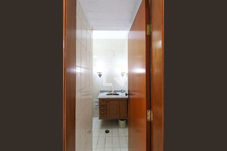 Banheiro da Suíte de casa para alugar com 2 quartos, 125m² em Jardim Guanca, São Paulo