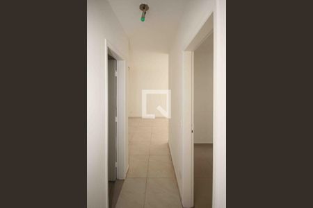 Corredor de apartamento para alugar com 3 quartos, 70m² em Vila Ema, São Paulo