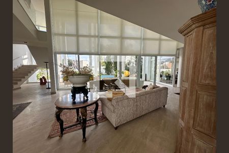 Sala de casa de condomínio à venda com 4 quartos, 936m² em Residencial Morada dos Lagos, Barueri
