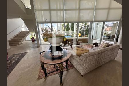 Sala de casa de condomínio à venda com 4 quartos, 936m² em Residencial Morada dos Lagos, Barueri