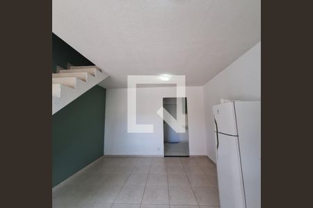 Sala de casa para alugar com 3 quartos, 120m² em Jardim Isis, Cotia