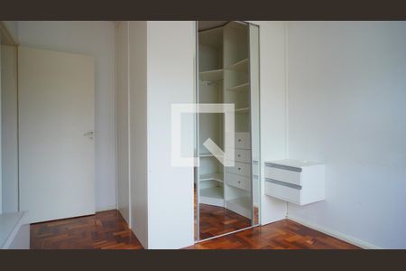 Closet  de apartamento à venda com 3 quartos, 75m² em Petrópolis, Porto Alegre