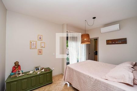 Suíte de casa à venda com 3 quartos, 132m² em Vila Ipiranga, Porto Alegre