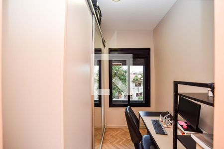 Closet do Quarto 1 de casa à venda com 3 quartos, 132m² em Vila Ipiranga, Porto Alegre