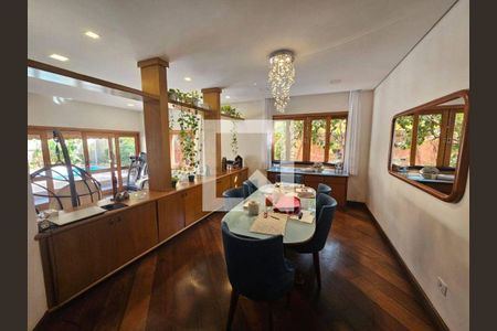 Casa à venda com 4 quartos, 500m² em Butantã, São Paulo