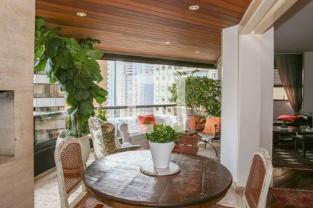 Sala de apartamento à venda com 4 quartos, 247m² em Perdizes, São Paulo