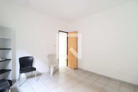 Quarto 1 de casa para alugar com 2 quartos, 60m² em Santa Mônica, Uberlândia
