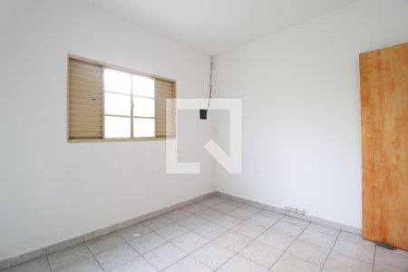 Quarto 2 de casa para alugar com 2 quartos, 60m² em Santa Mônica, Uberlândia