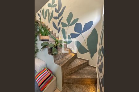 Escada de casa à venda com 3 quartos, 190m² em Cidade São Francisco, São Paulo