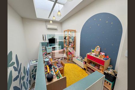 Corredor de casa à venda com 3 quartos, 190m² em Cidade São Francisco, São Paulo