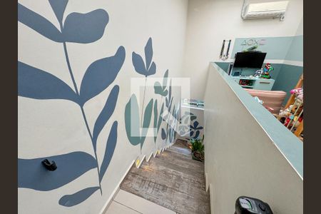 Escada de casa à venda com 3 quartos, 190m² em Cidade São Francisco, São Paulo