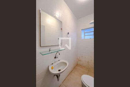 Banheiro de casa para alugar com 1 quarto, 60m² em Pompeia, São Paulo