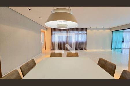 Apartamento à venda com 4 quartos, 192m² em Carmo, Belo Horizonte