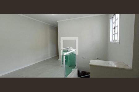 Casa à venda com 3 quartos, 206m² em Vila Scarpelli, Santo André