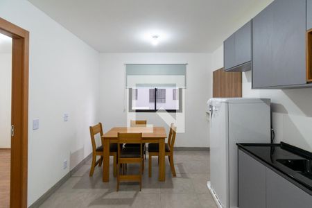 Sala/Cozinha de apartamento para alugar com 1 quarto, 27m² em Jardim Oriental, São Paulo