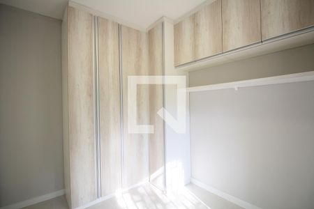Quarto 2 de apartamento para alugar com 2 quartos, 44m² em Jardim Leonidas Moreira, São Paulo