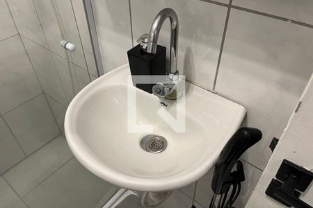 Banheiro de apartamento para alugar com 1 quarto, 45m² em Boqueirão, Santos