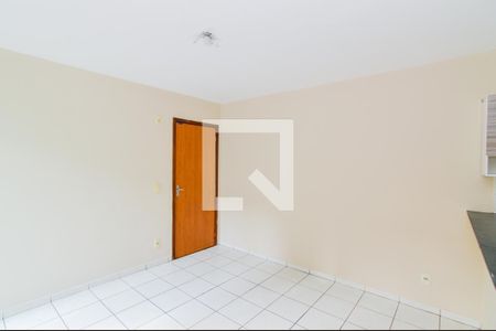 Sala de apartamento para alugar com 2 quartos, 42m² em Água Chata, Guarulhos