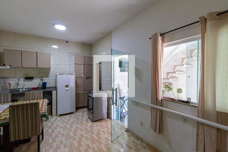 Sala e Cozinha de casa à venda com 3 quartos, 240m² em Vila Nova Uniao, São Paulo