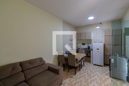 Sala e Cozinha de casa à venda com 3 quartos, 240m² em Vila Nova Uniao, São Paulo