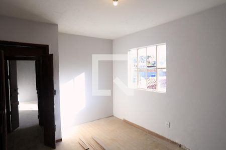 Quarto de casa para alugar com 2 quartos, 45m² em Boa Vista, Belo Horizonte
