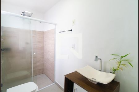 Banheiro da Suíte de casa para alugar com 2 quartos, 170m² em Vila Guarani (zona Sul), São Paulo