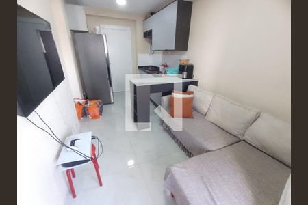 Cozinha de apartamento para alugar com 2 quartos, 38m² em Jardim São Luís, São Paulo