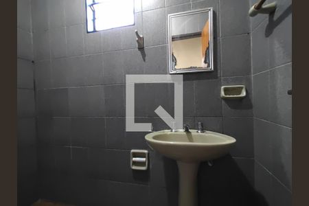 Banheiro social de casa para alugar com 3 quartos, 140m² em Pacaembu, Uberlândia