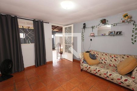 Sala 1 de casa à venda com 3 quartos, 156m² em Vila Uniao, Goiânia
