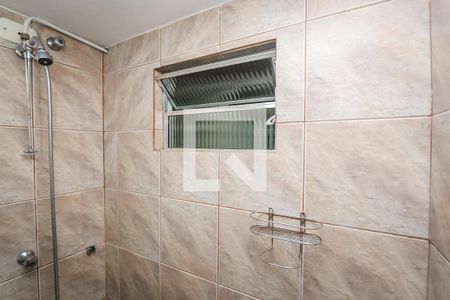 Banheiro de casa para alugar com 2 quartos, 45m² em Vila Morse, São Paulo