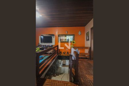 Escada de casa à venda com 4 quartos, 300m² em Teresópolis, Porto Alegre