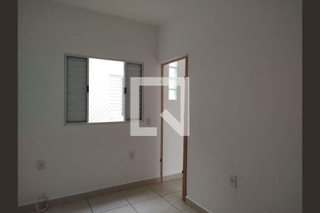 Quarto 2 de casa para alugar com 2 quartos, 51m² em Vila Esperança, São Paulo