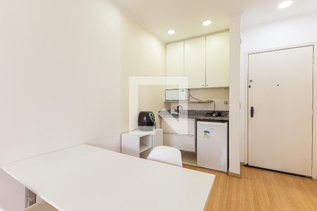 Cozinha de apartamento para alugar com 1 quarto, 33m² em Vila Uberabinha, São Paulo