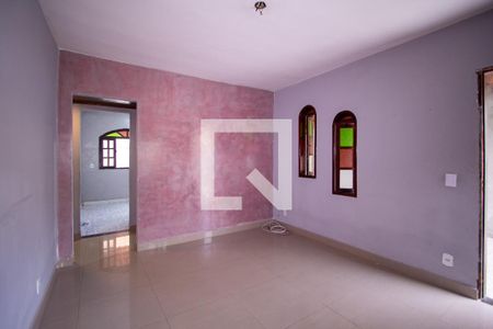 Sala de casa de condomínio para alugar com 2 quartos, 177m² em Jóquei Clube, São Gonçalo