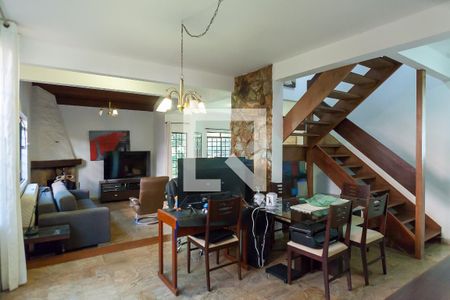 Sala de casa de condomínio à venda com 4 quartos, 351m² em Condomínio Retiro das Pedras, Brumadinho