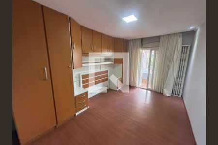 Quarto 1 de casa à venda com 3 quartos, 250m² em Vl Sto Agostinho, Porto Alegre