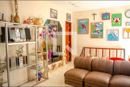 Casa à venda com 7 quartos, 350m² em Santa Genoveva, Goiânia