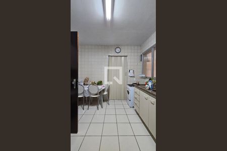 Cozinha de apartamento à venda com 3 quartos, 118m² em Vila Itapura, Campinas