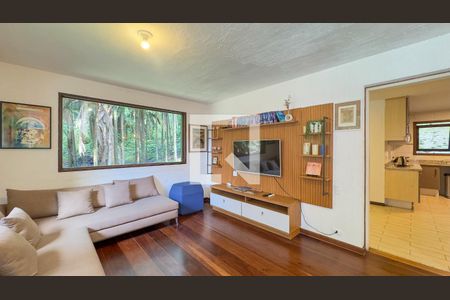 Sala de casa para alugar com 6 quartos, 5m² em Guarapiranga, São Paulo