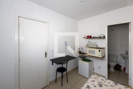Sala/Quarto de kitnet/studio para alugar com 1 quarto, 15m² em Santo Antônio, Belo Horizonte