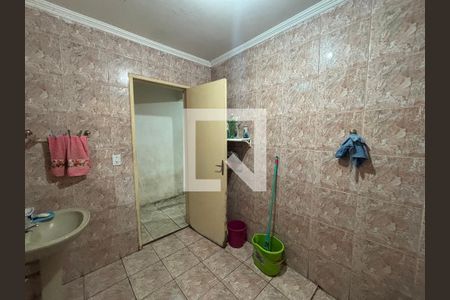 Banheiro de casa à venda com 4 quartos, 250m² em Conjunto Habitacional Aguia de Haia, São Paulo
